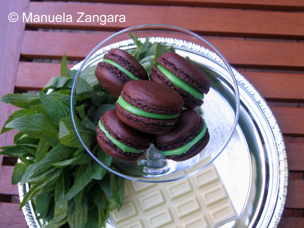 Macarons with white chocolate and mint ganache