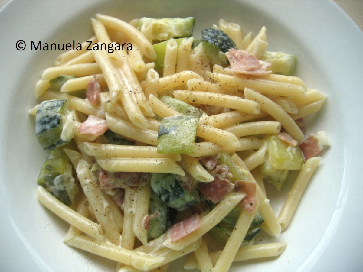 Penne with zucchini and speck