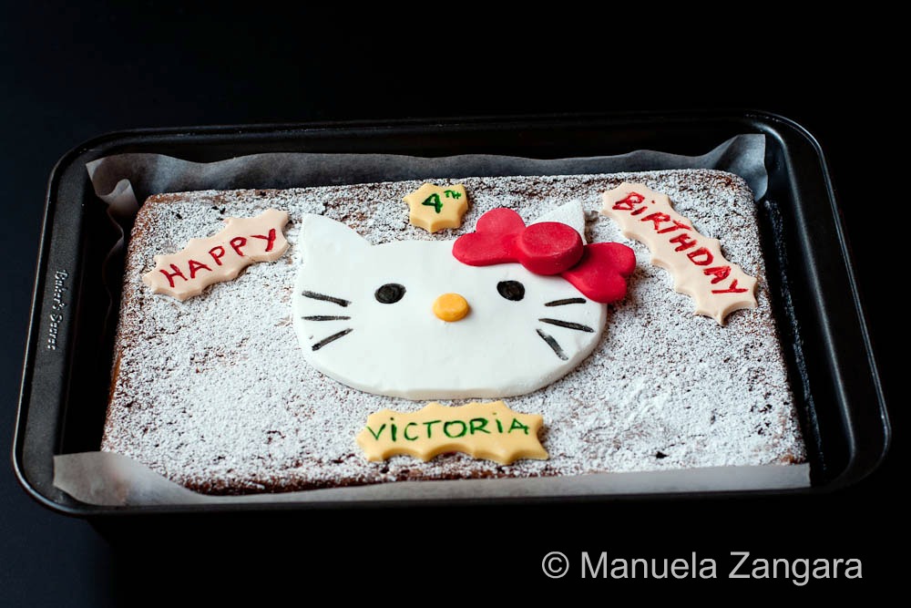 Hello Kitty Cake