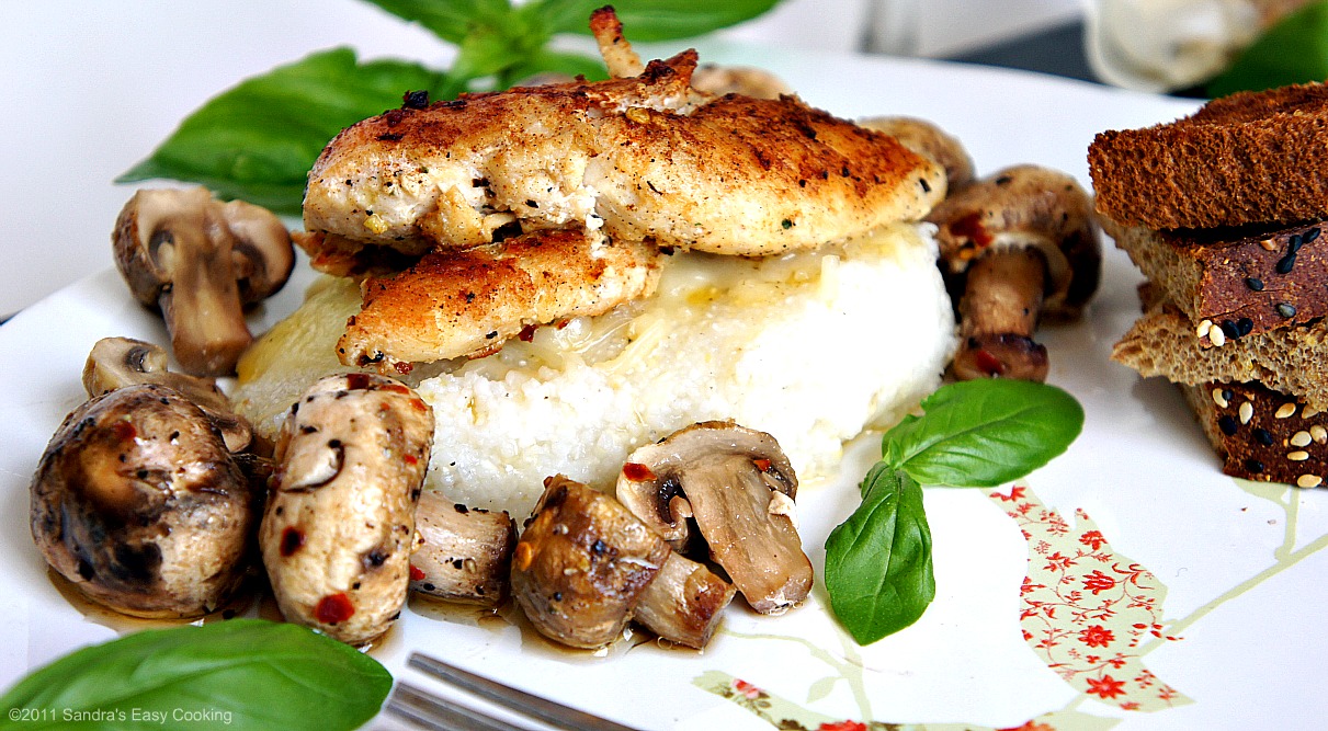 Grits-with-Spicy-Mushrooms-and-Chicken-Fillets