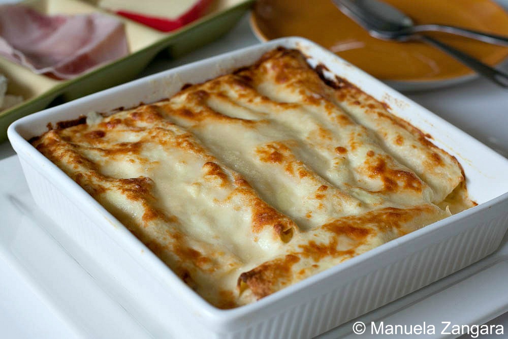 Cannelloni with ricotta, ham and fontina