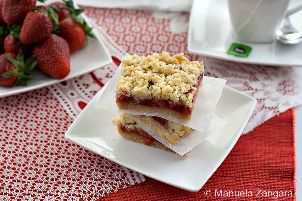 Strawberry Crumble Bars