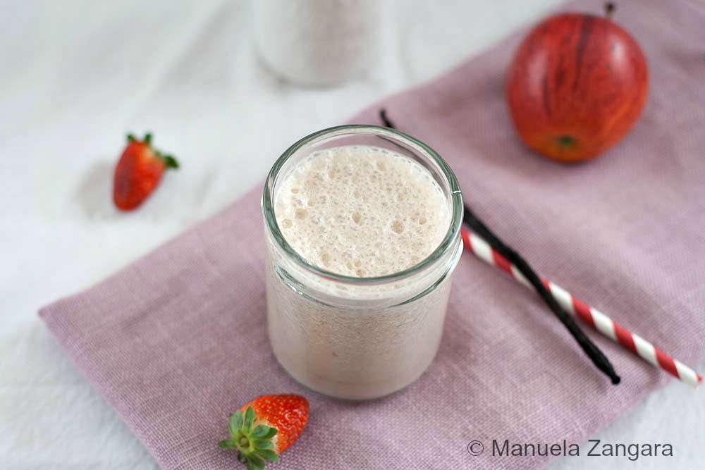 Strawberry, Banana and Apple Smoothie