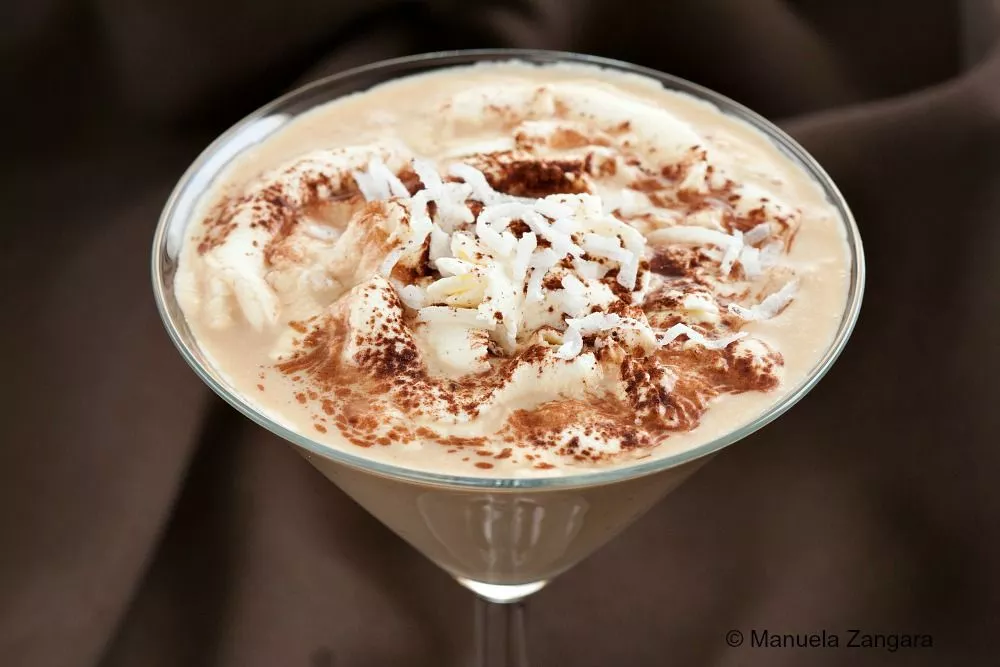 Sweet Dreams Cocktail in a martini glass – an easy Baileys and Kahlua cocktail recipe for festive occasions.