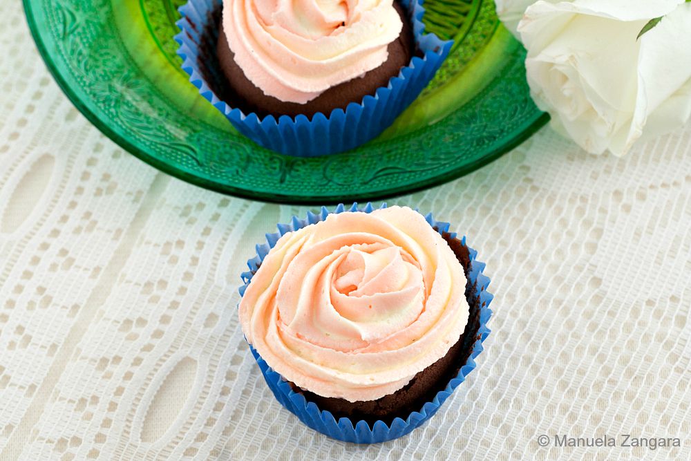 Two-tone Rose Cupcakes