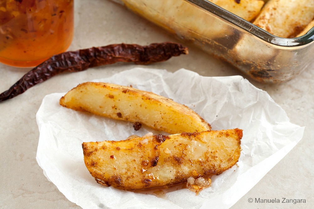 Spiced Potato Wedges with Easy Sweet Chilli Sauce