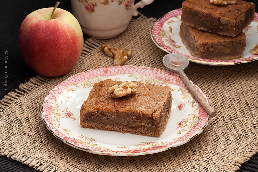 Vegan Apple Spice Cake