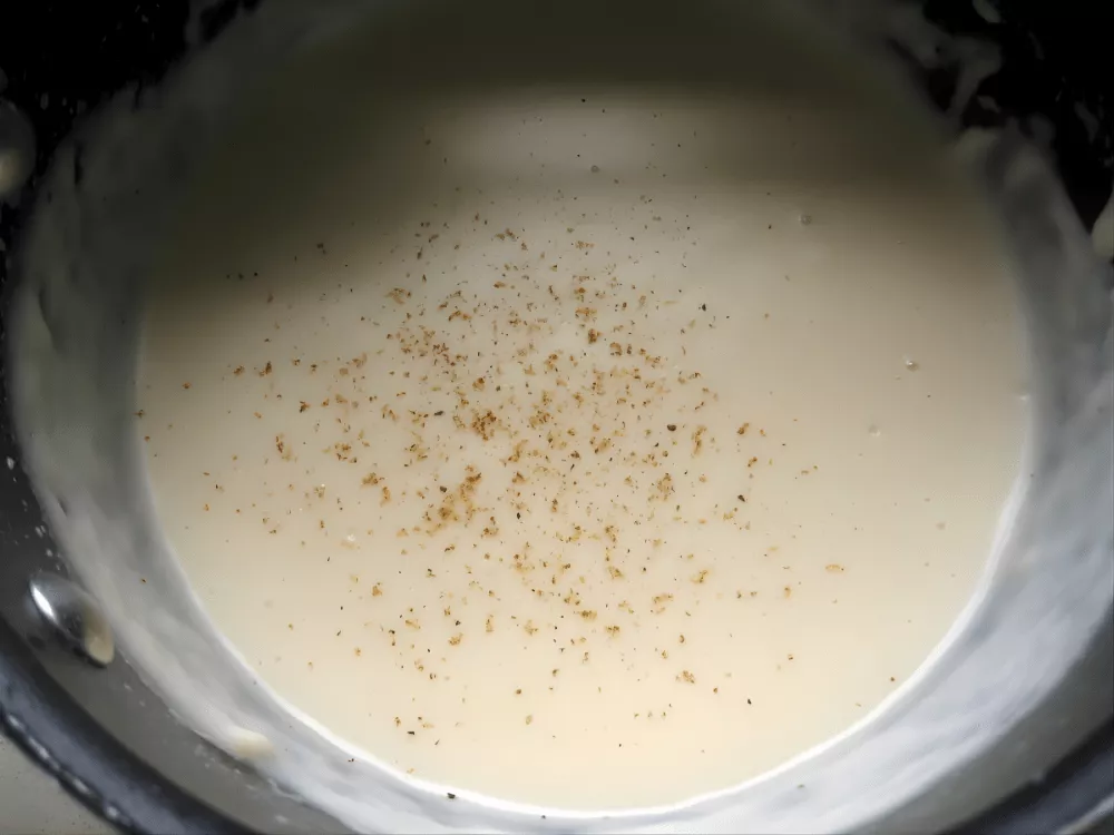 Close-up of the finished sauce with smooth and creamy texture.